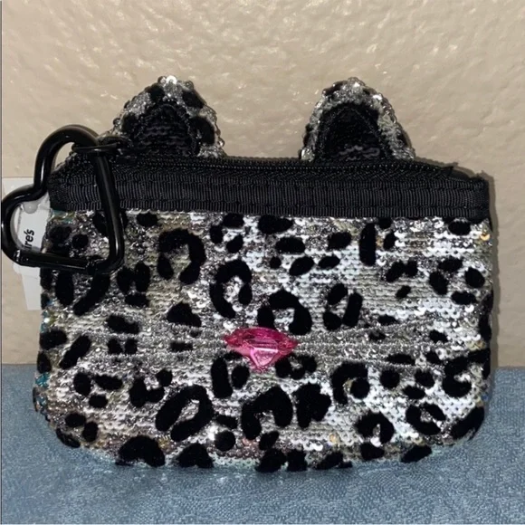 🔥FREE w/Purchase NWT Kitty Cat change purse, scrunchies lipstick, make up holde - Picture 1 of 4